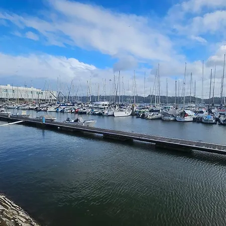 Barco Ilinx Marina Parque Nações Botel *