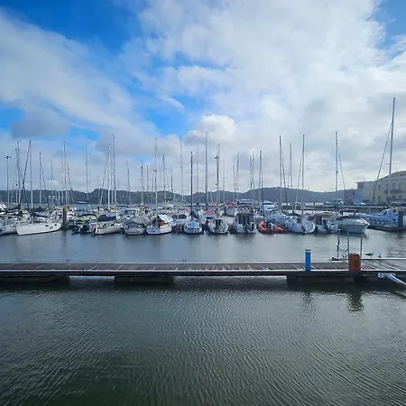 Barco Ilinx Marina Parque Nações
