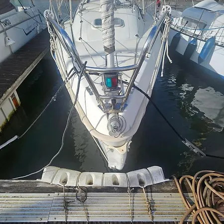 Bateau-hôtel Barco Ilinx Marina Parque Nações